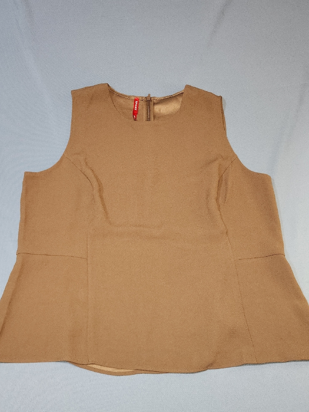 NWOT SPANX Sleeveless Peplum Tank Top And Pleated Shorts Set. XL.